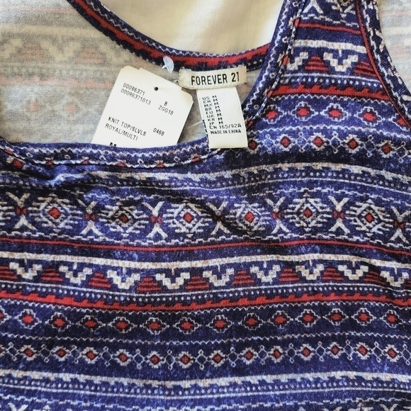 Forever 21 flowy fit tank top in Royal/ Multi colors size medium NWT - Picture 3 of 4